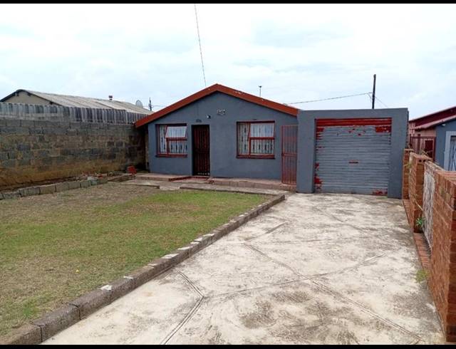 2 BEDROOM HOUSE FOR SALE IN MOROKA